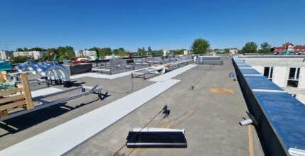 Jak dach płaski wpływa na redukcję kosztów energetycznych?